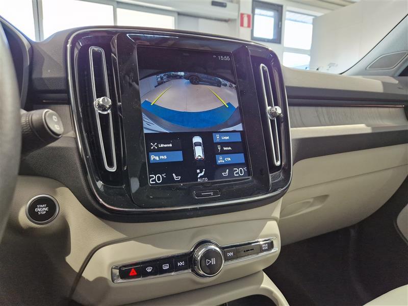 VOLVO XC40 2021