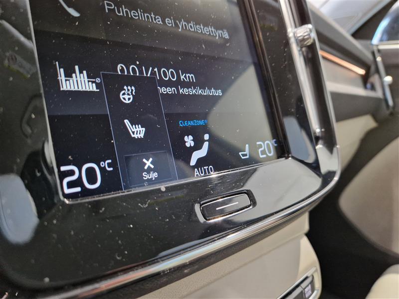 VOLVO XC40 2021