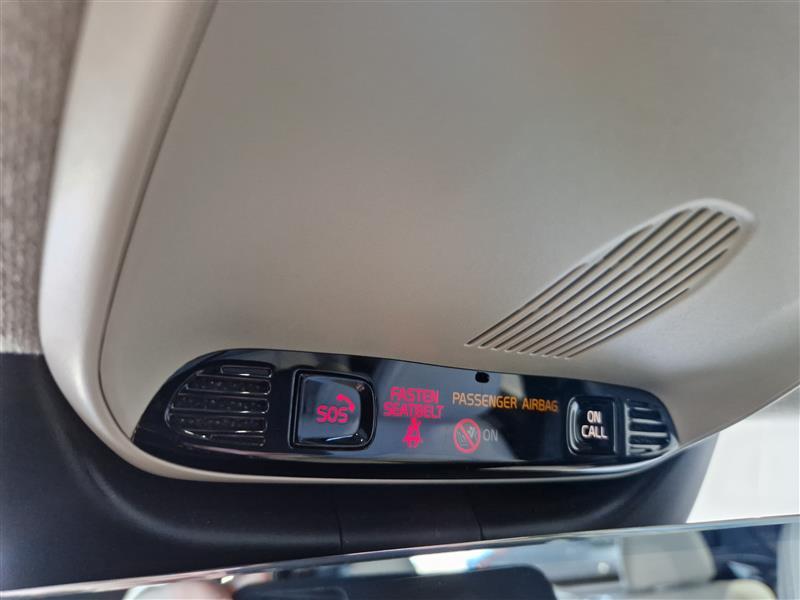 VOLVO XC40 2021
