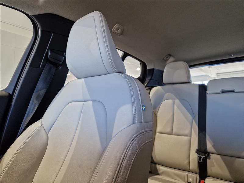 VOLVO XC40 2021
