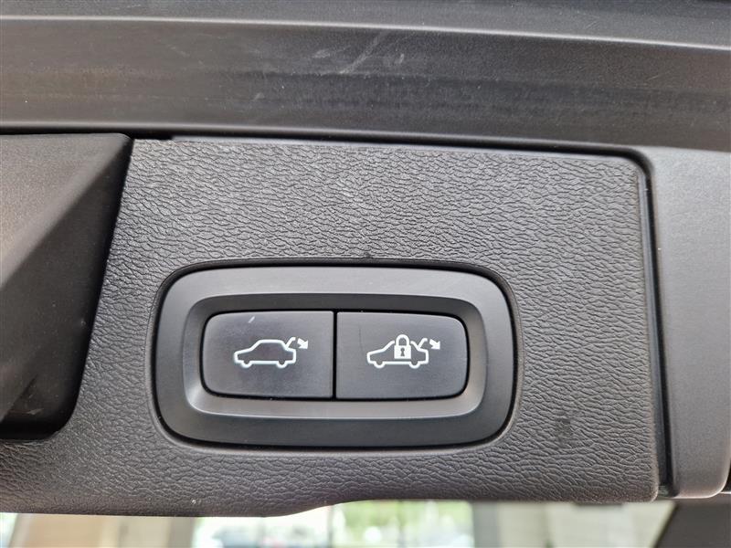 VOLVO XC60 2019