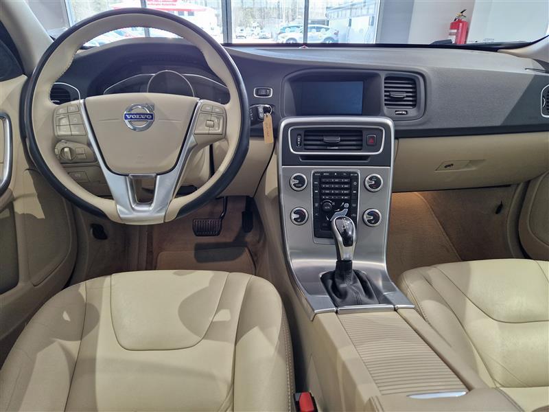 VOLVO V60 2017