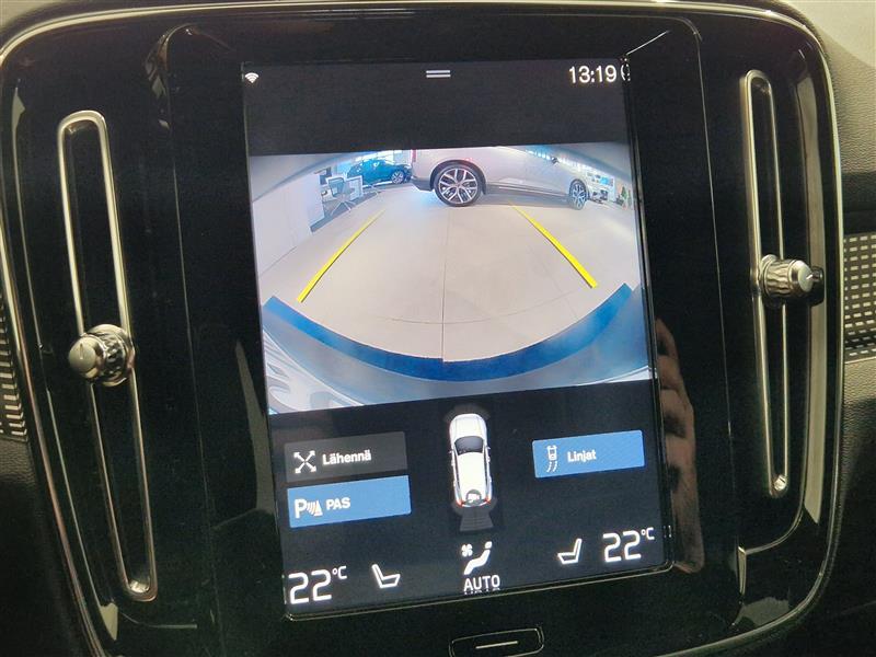 VOLVO XC40 2020