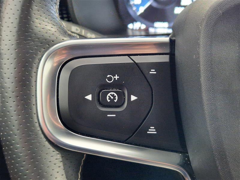 VOLVO XC40 2020