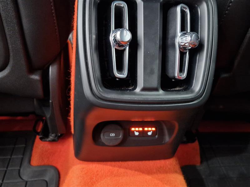 VOLVO XC40 2020
