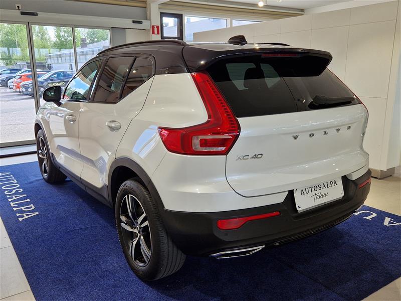 VOLVO XC40 2020