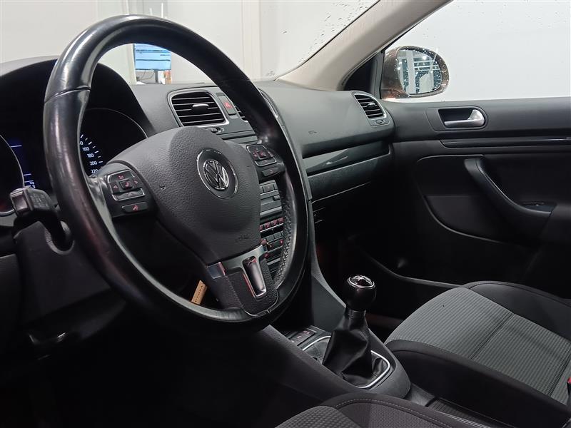 VOLKSWAGEN Golf 2013