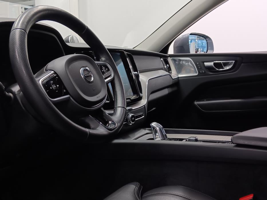 VOLVO XC60 2019