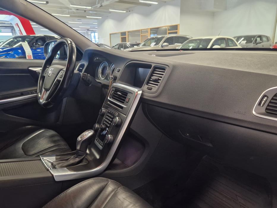 VOLVO V60 2013