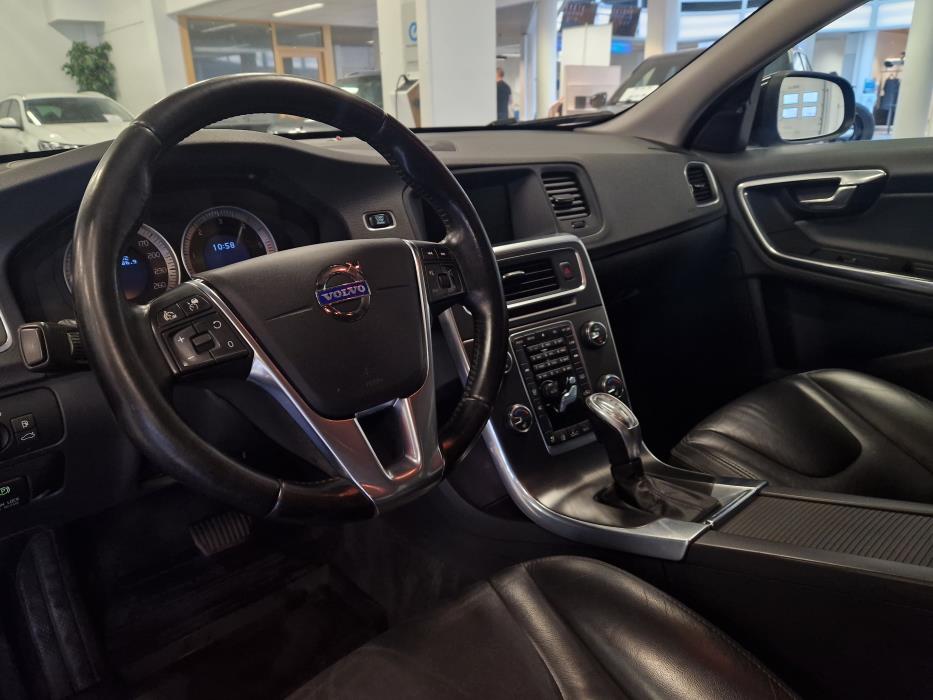 VOLVO V60 2013