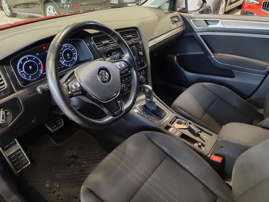 VOLKSWAGEN Golf 2017