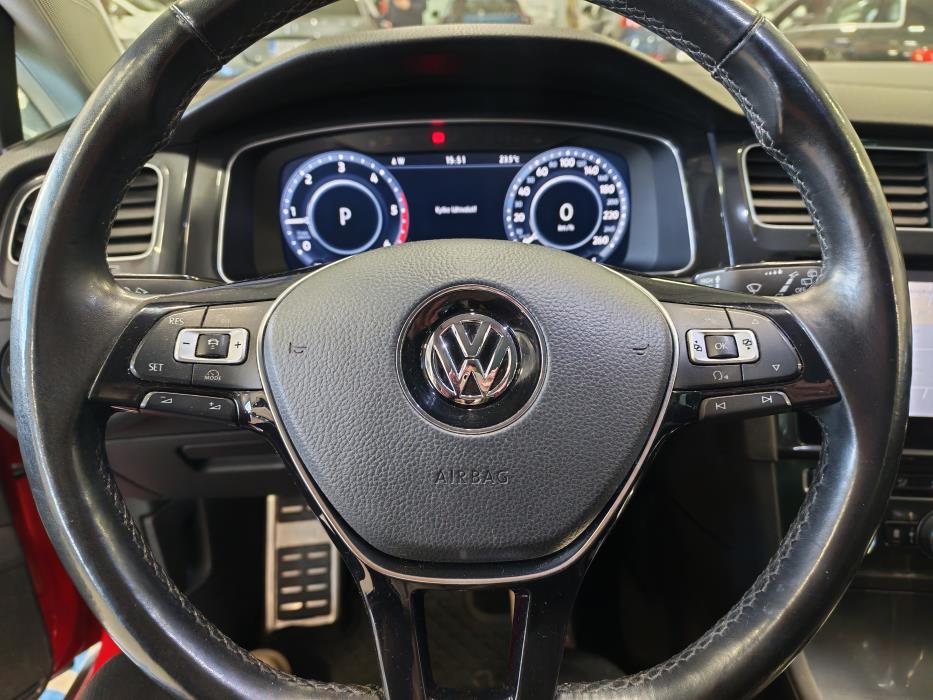 VOLKSWAGEN Golf 2017