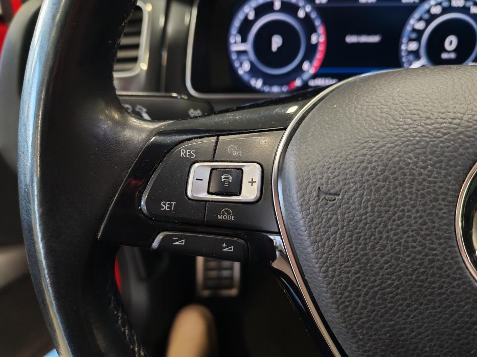 VOLKSWAGEN Golf 2017