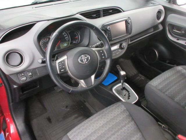 TOYOTA Yaris 2016