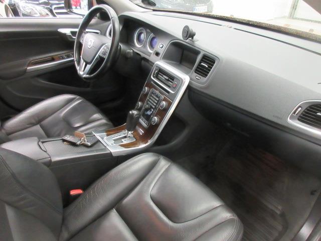VOLVO S60 2011