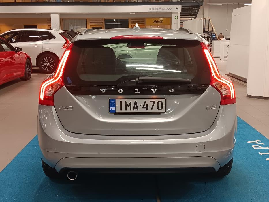 VOLVO V60 2015