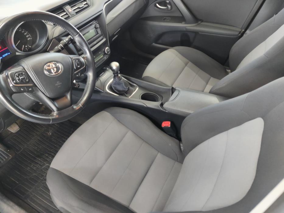 TOYOTA Avensis 2016