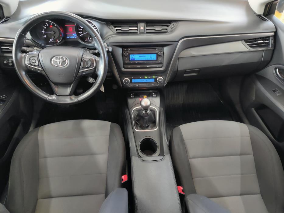 TOYOTA Avensis 2016