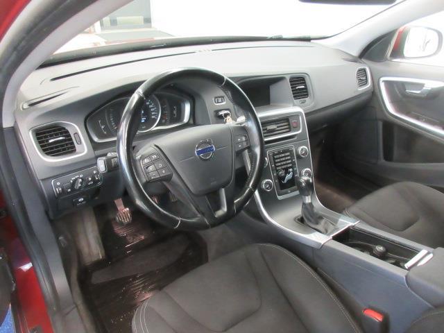 VOLVO V60 2015