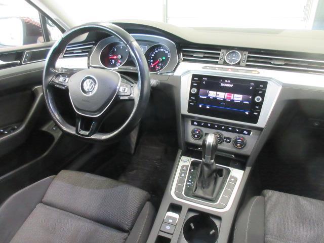 VOLKSWAGEN Passat 2017