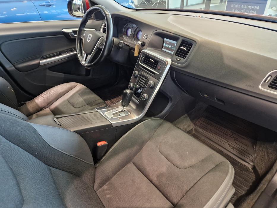 VOLVO V60 2011