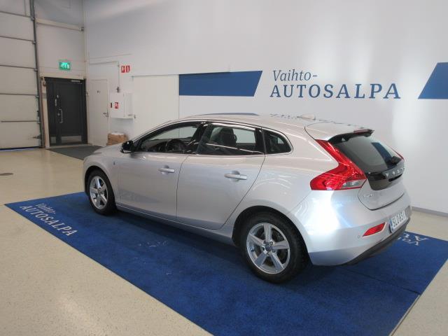 VOLVO V40 2015