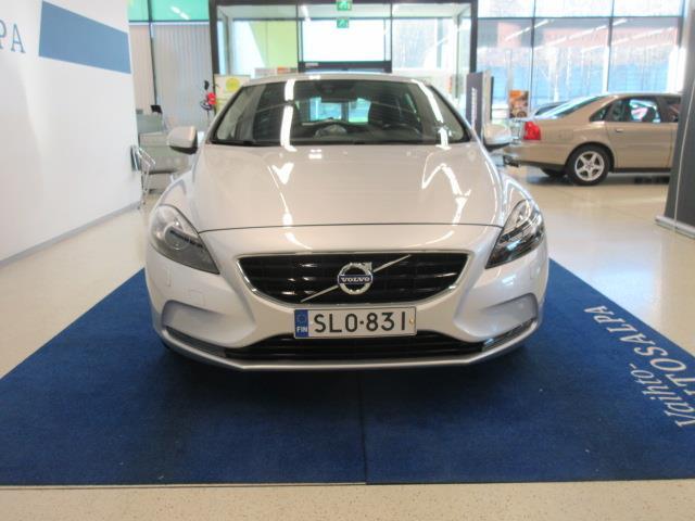 VOLVO V40 2015