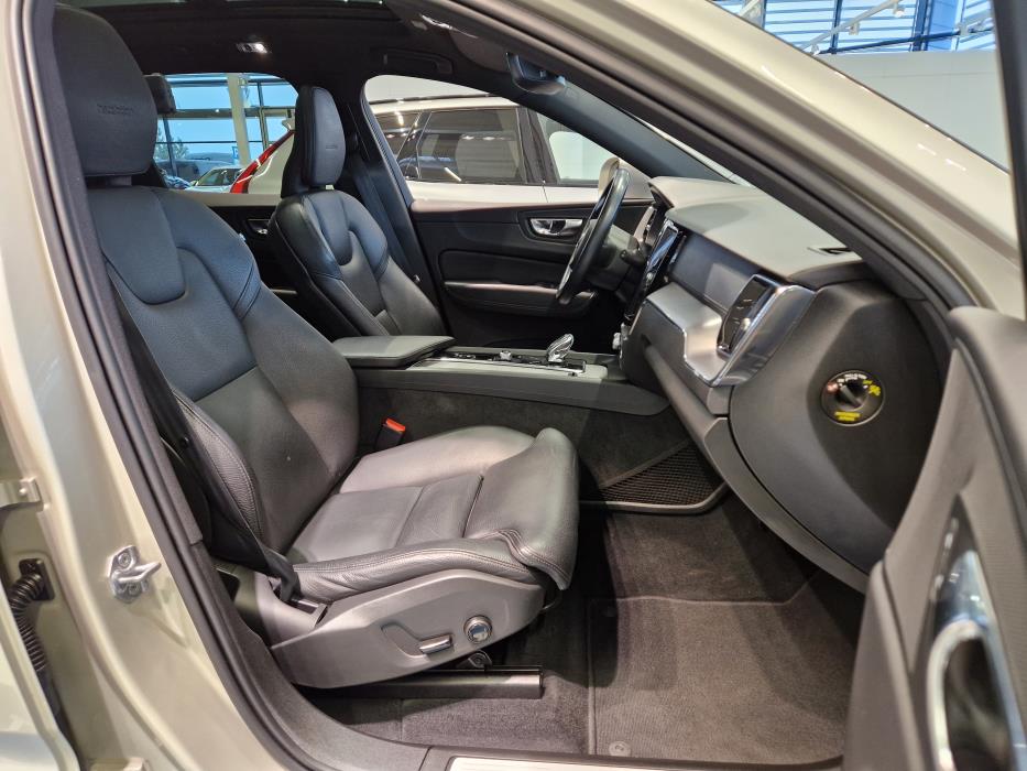 VOLVO XC60 2020