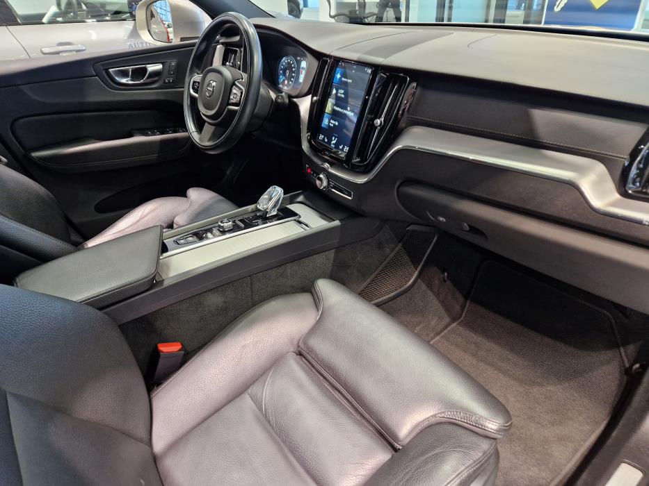 VOLVO XC60 2020