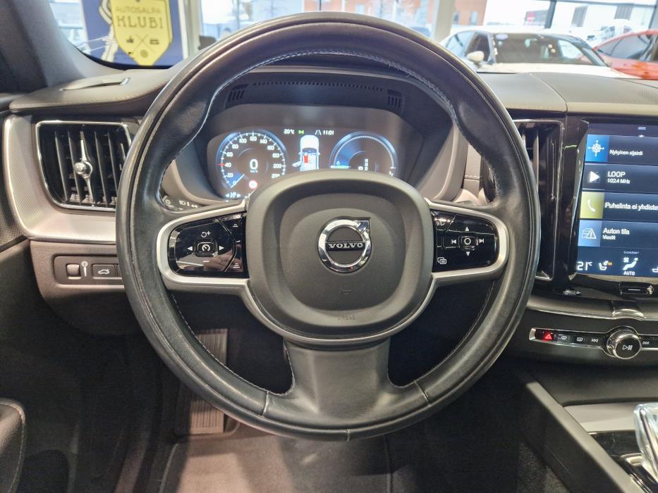 VOLVO XC60 2020