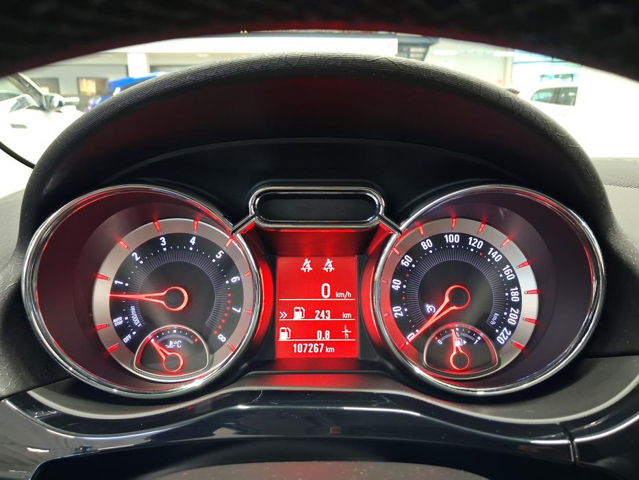OPEL Adam 2014