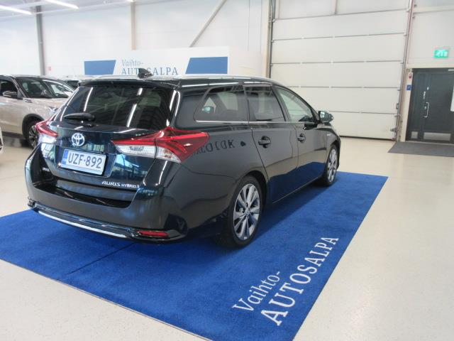 TOYOTA Auris 2015