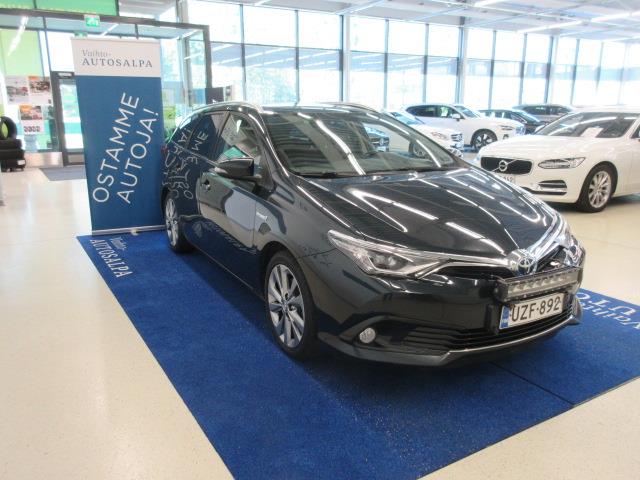 TOYOTA Auris 2015