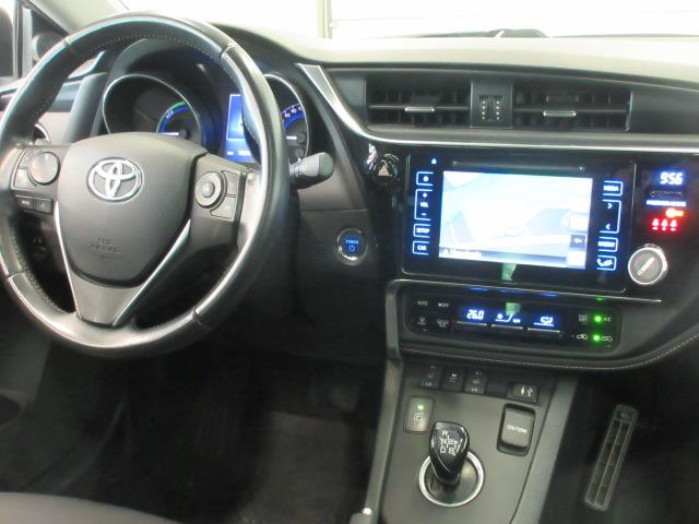 TOYOTA Auris 2015