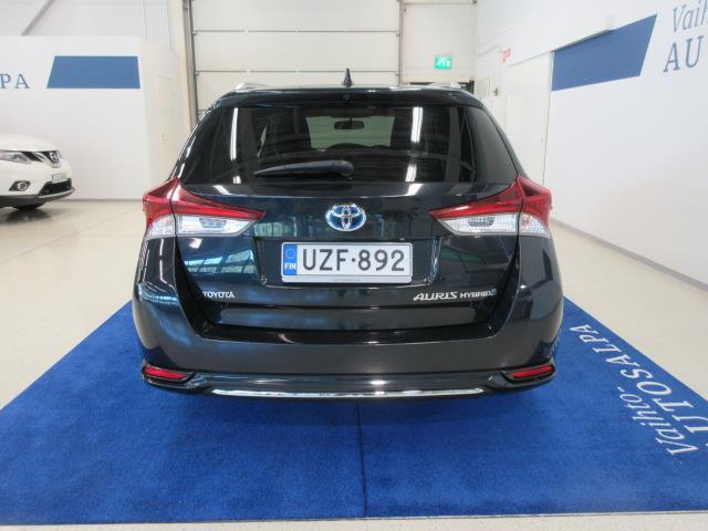TOYOTA Auris 2015