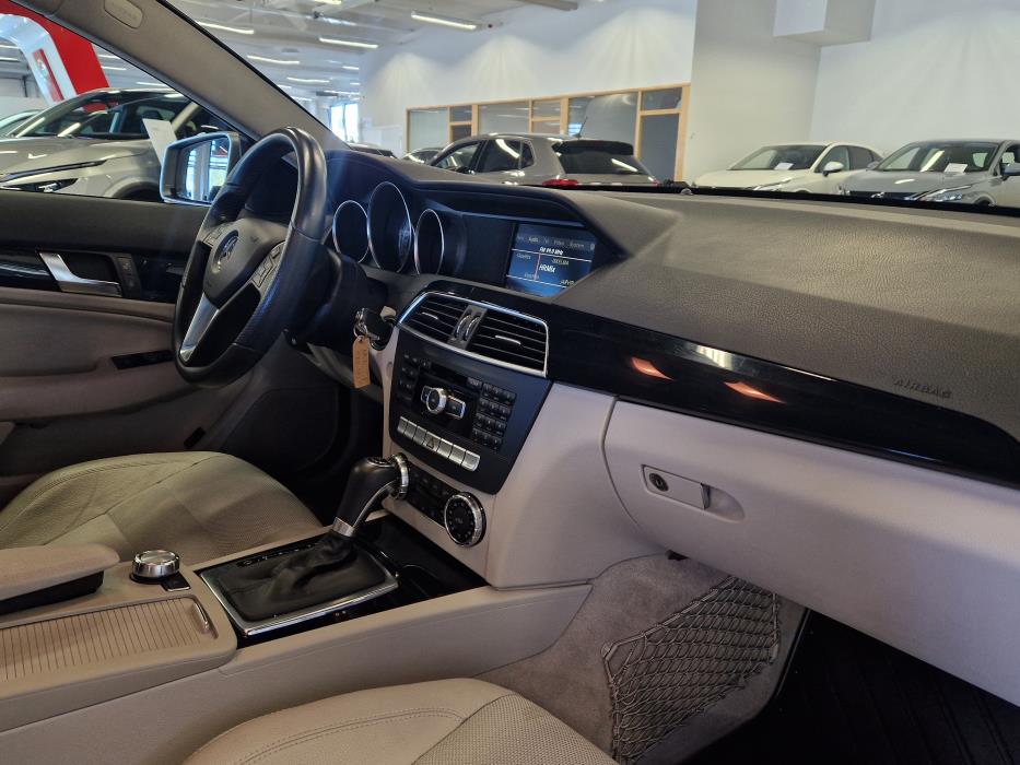 MERCEDES-BENZ C 2011