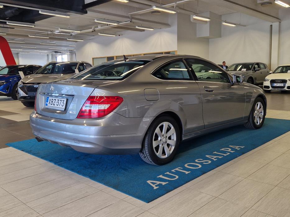 MERCEDES-BENZ C 2011