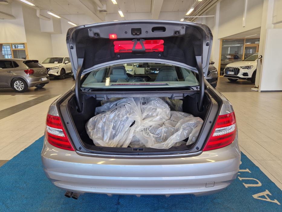 MERCEDES-BENZ C 2011