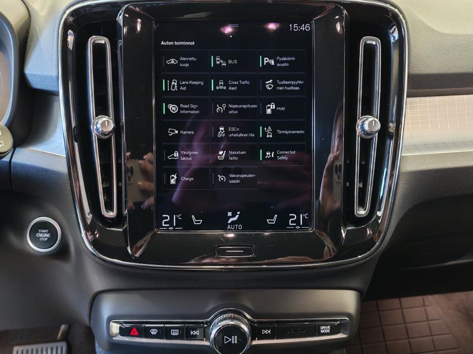 VOLVO XC40 2021