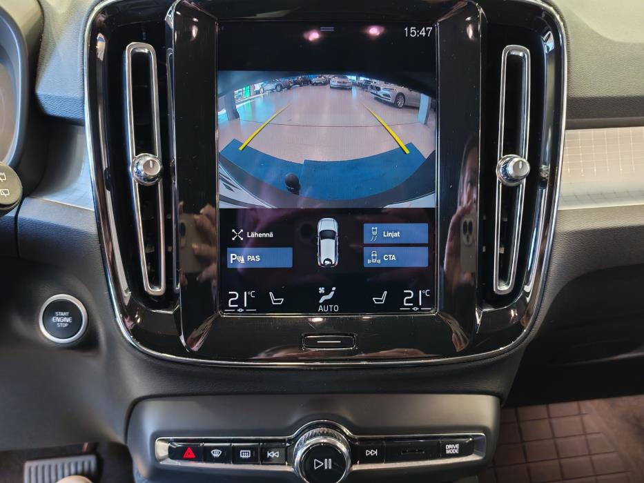 VOLVO XC40 2021