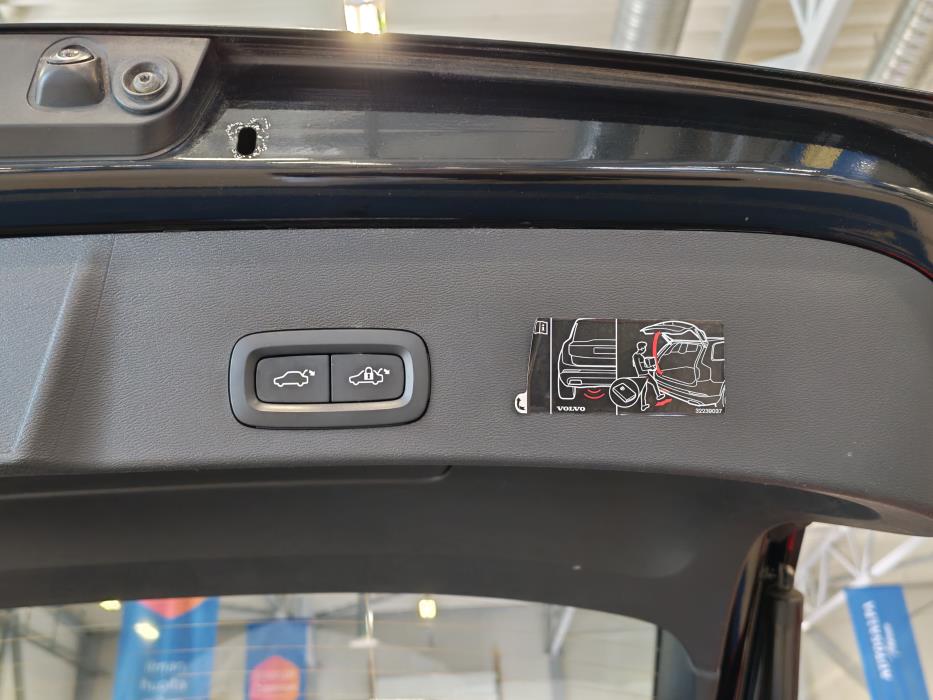 VOLVO XC40 2021