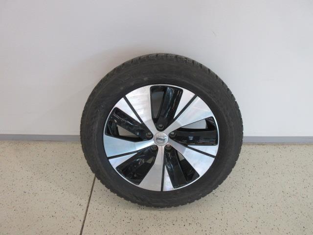 VOLVO XC40 2021