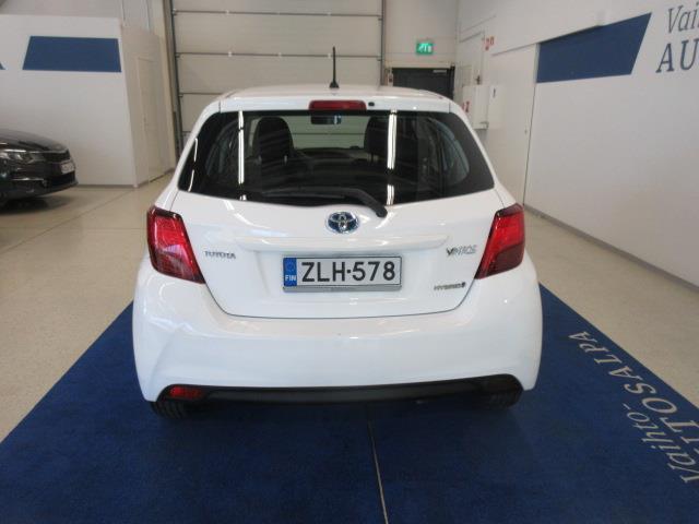 TOYOTA Yaris 2016