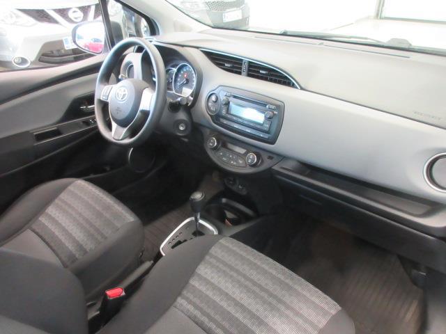 TOYOTA Yaris 2016