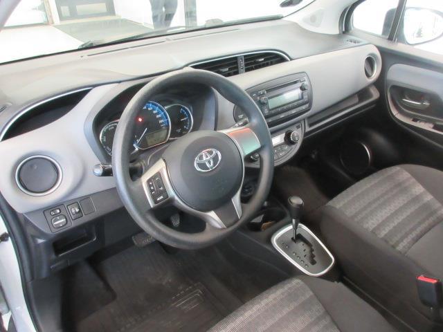 TOYOTA Yaris 2016