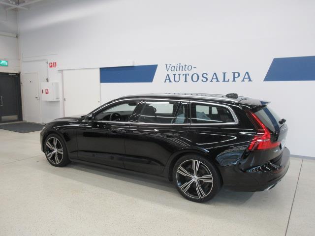 VOLVO V60 2022