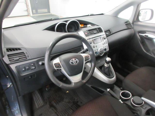 TOYOTA Verso 2011