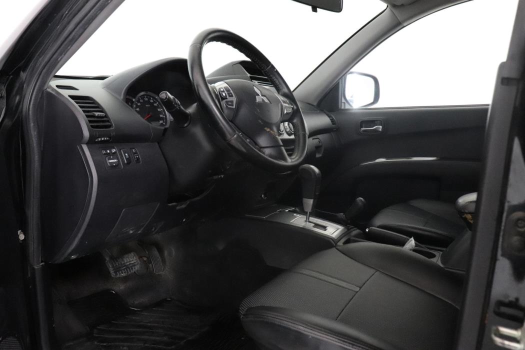 MITSUBISHI L200 2014