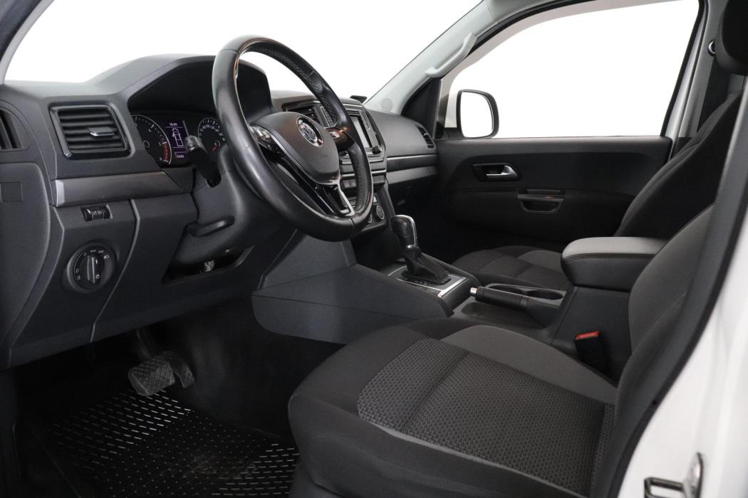 VOLKSWAGEN Amarok 2016