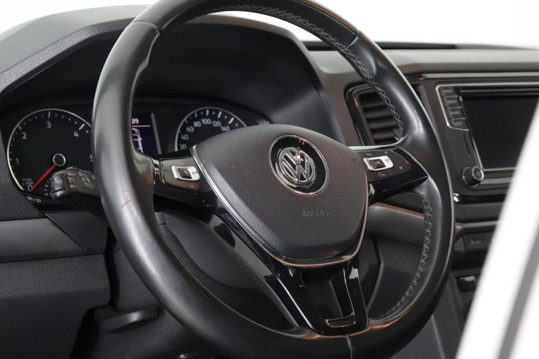 VOLKSWAGEN Amarok 2016